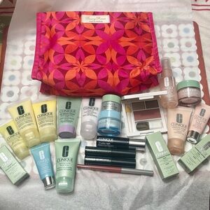 Clinique 21 pc Beauty Collection with Tracey Reese Cosnetic Bag NEW